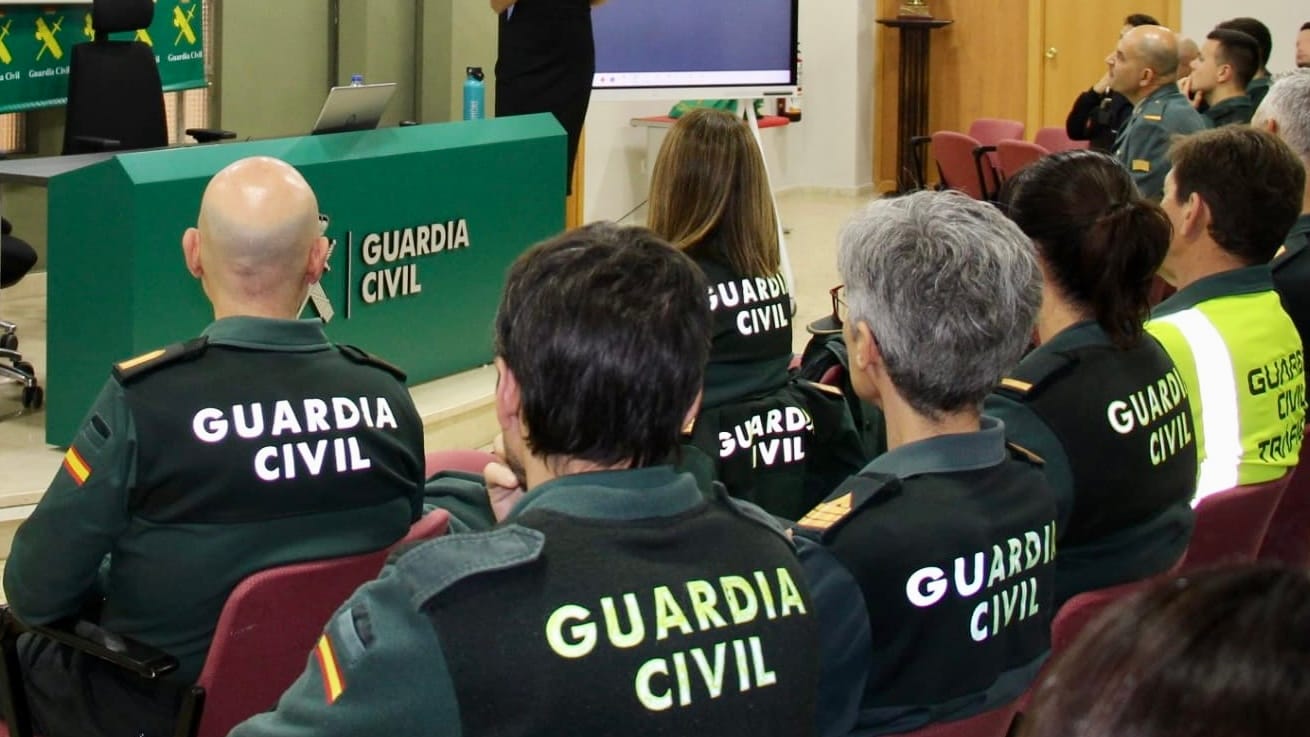 concienciacion sobre el autismo para policia-guardia-civil-fuerzas-de-seguridad-01